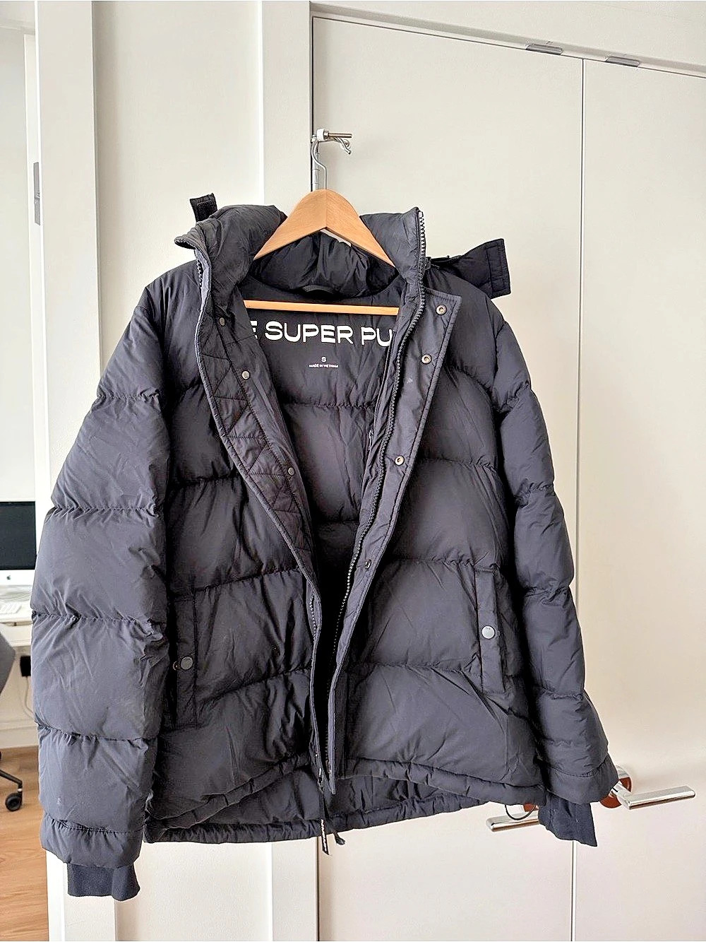 Women Aritzia The Super Puff Black Puffer Jacket Size Small